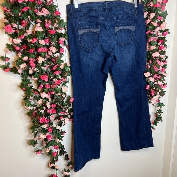 🌹Old Navy Dark Wash Blue Denim Jeans Women’s Plus Size 18 Boot Cut Stretch - Picture 4 of 9